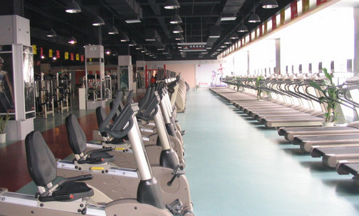 投資加盟一家健身房時(shí)都應(yīng)該注意哪些事項(xiàng)