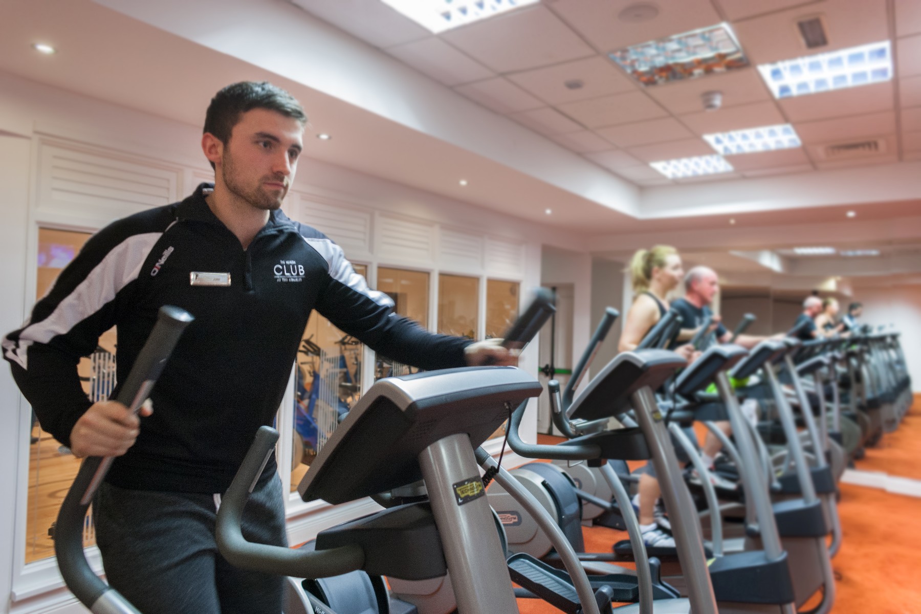 為何投資者和創(chuàng)業(yè)者喜歡加盟健身俱樂(lè)部